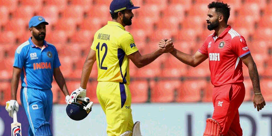 Those Left Standing on Auction Night: Cricket's Invisible Market and a Padlocked Pavilion in Khulna Those Left Standing on Auction Night: Cricket's Invisible Market and a Padlocked Pavilion in Khulna