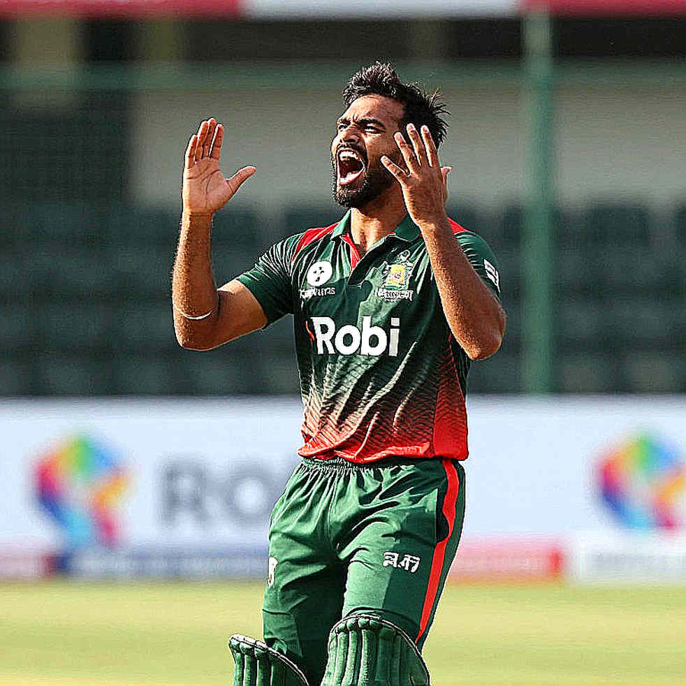 দুপুর একটার ম্যাচ: পাকিস্তানের ত্রিদেশীয় সিরিজ ঘিরে 'শেষ সুযোগ' তত্ত্বের হিসাব ও ফাঁকফোকর