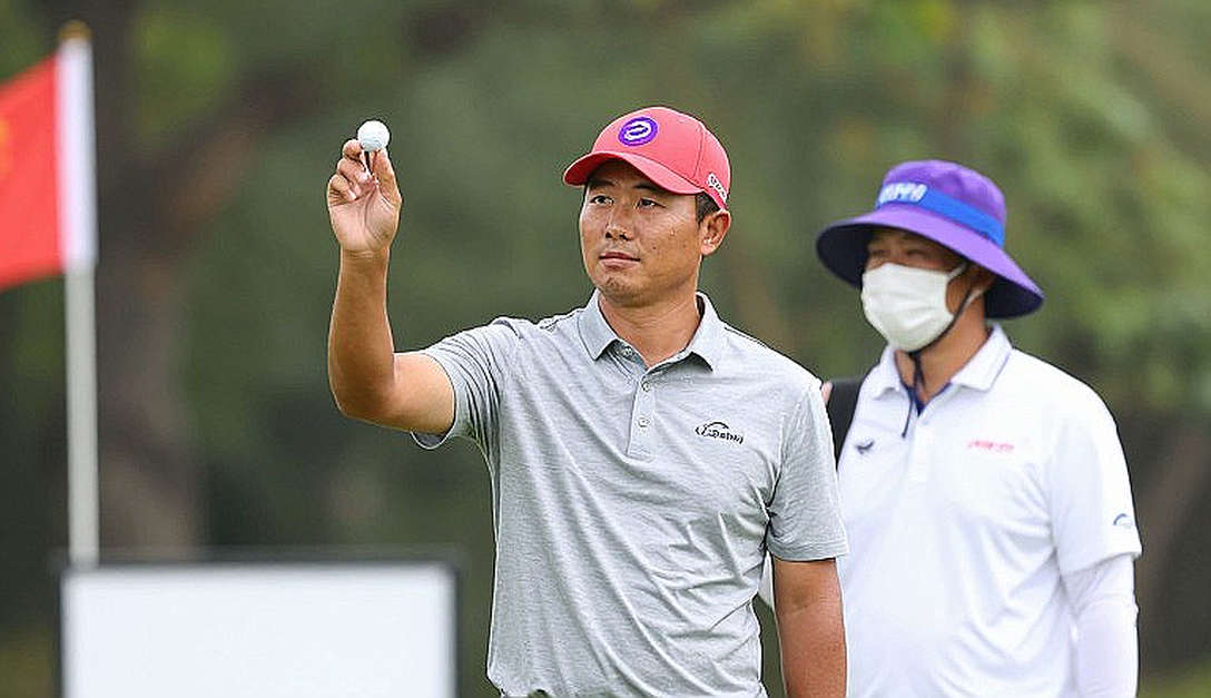 South Korea's Golden Trap: The Man Missing from Medinah's 18th Green South Korea's Golden Trap: The Man Missing from Medinah's 18th Green