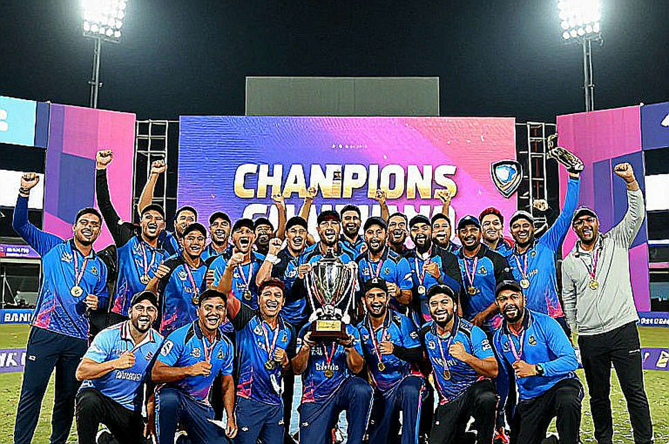 ৪৬তম ওভারের সেই চার ফিল্ডার: গিলের সিরিজ জয় যেভাবে ভারতের ২০২৭ বিশ্বকাপের আসল ফাঁক ফাঁস করে দিল
