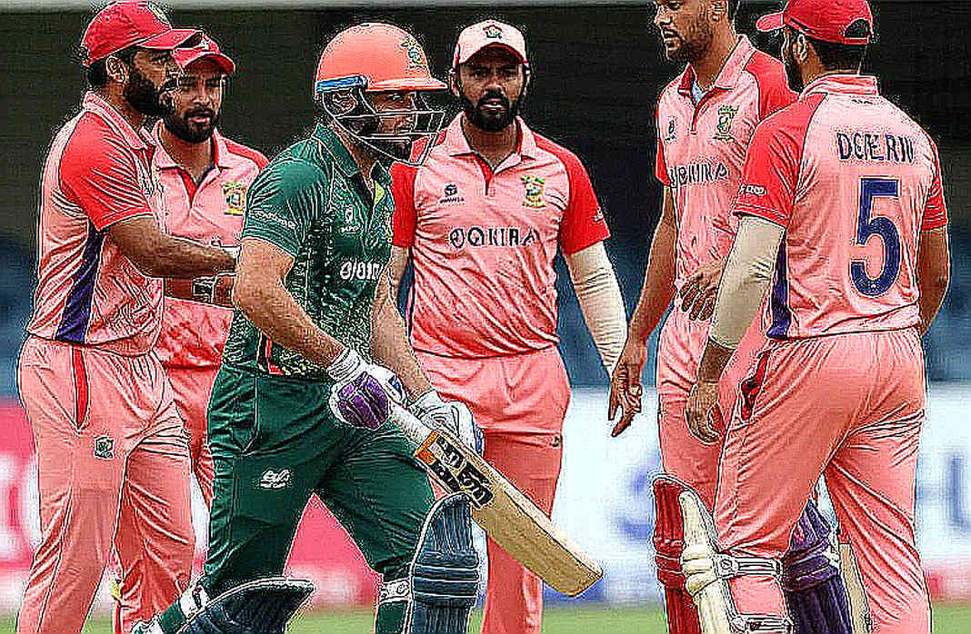 নিকি প্রসাদের অভিষেকে দীপ্তির মুগ্ধতা: রায়পুরে ভারতের নerves-পরীক্ষা